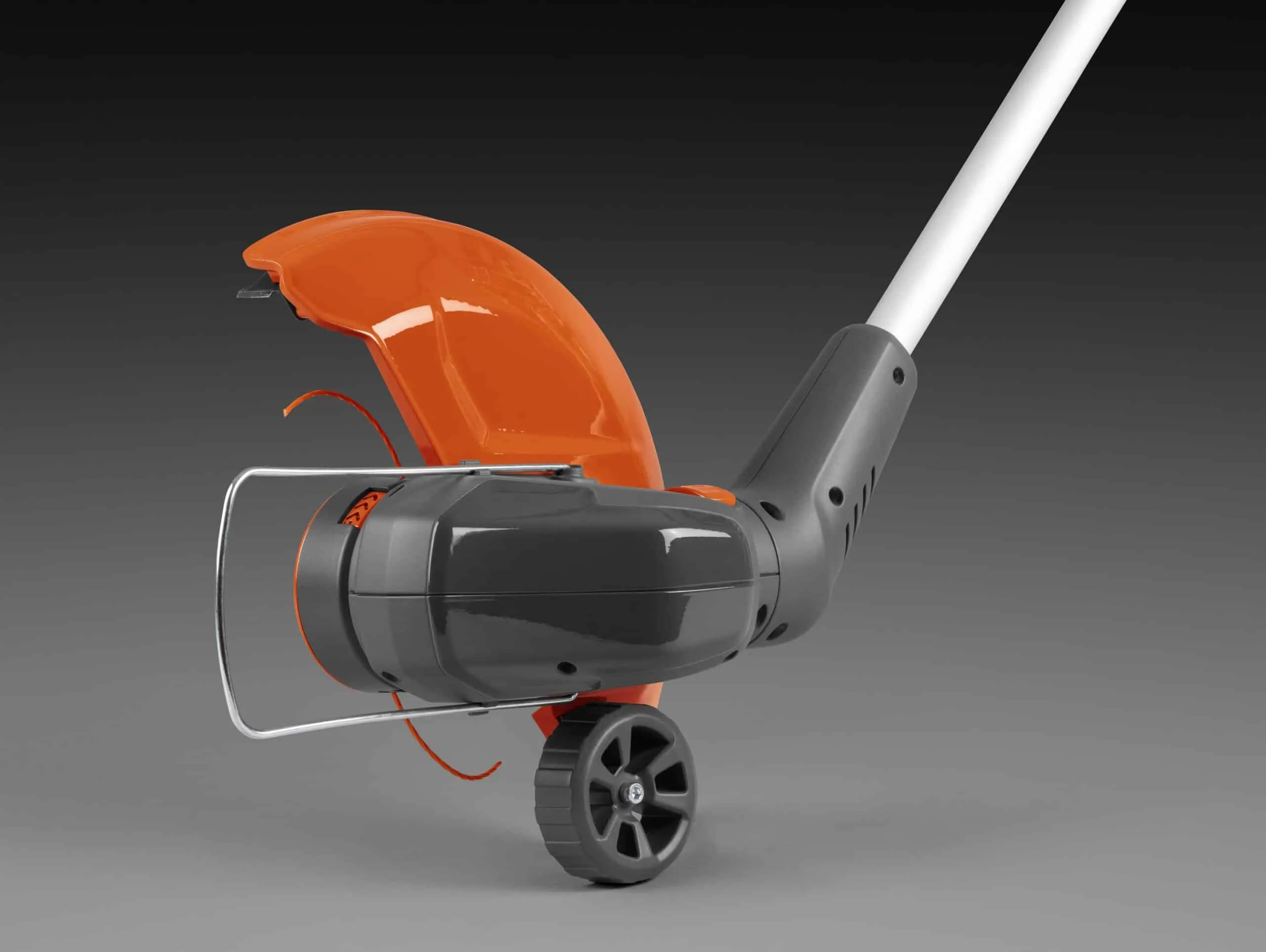 Coupe-bordure à batterie HUSQVARNA – 110iL (pack 1 batterie BLI10 ou 40-B70 et chargeur 40-C80) – Image 4