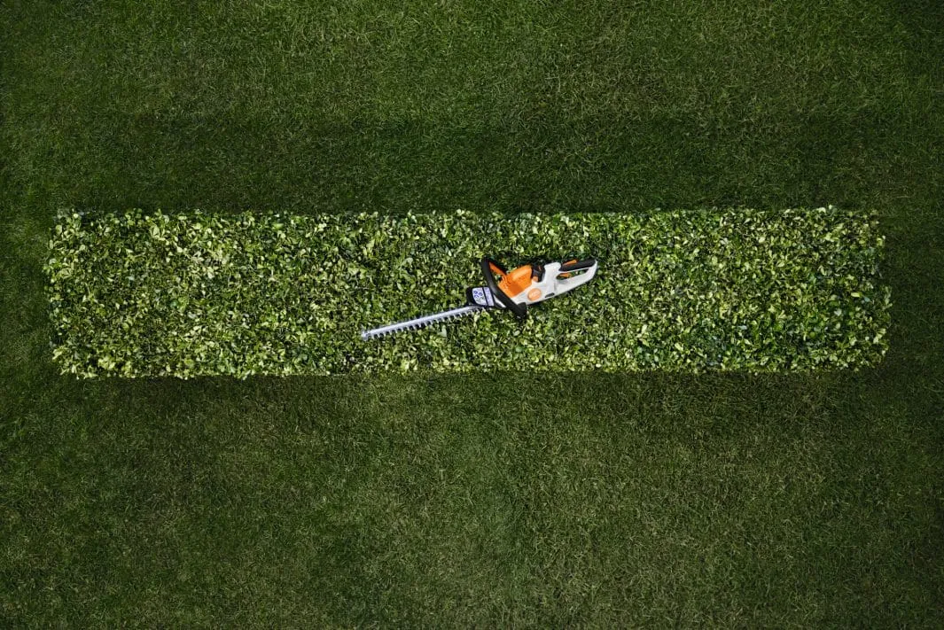 Taille-haies à batterie HSA 30 – STIHL (pack batterie AS 2 + chargeur AL 1) – Gamme AS – Image 3