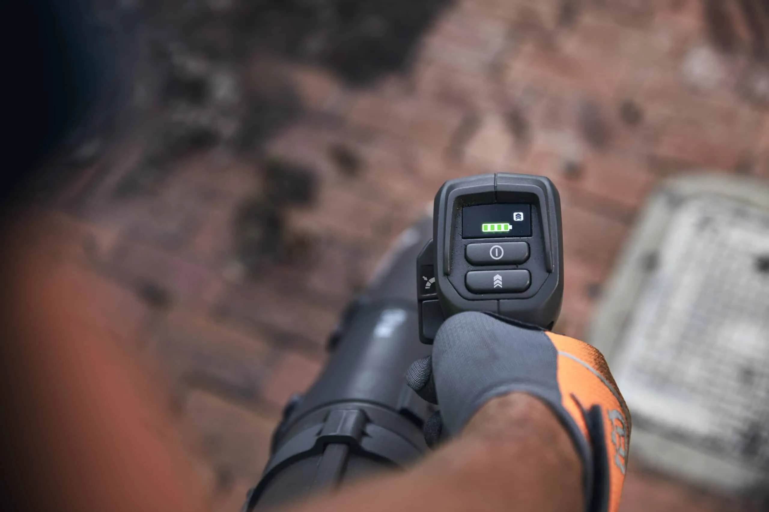 Souffleur à batterie HUSQVARNA – 550iBTX (produit avec harnais, sans batterie ni chargeur) – Image 5